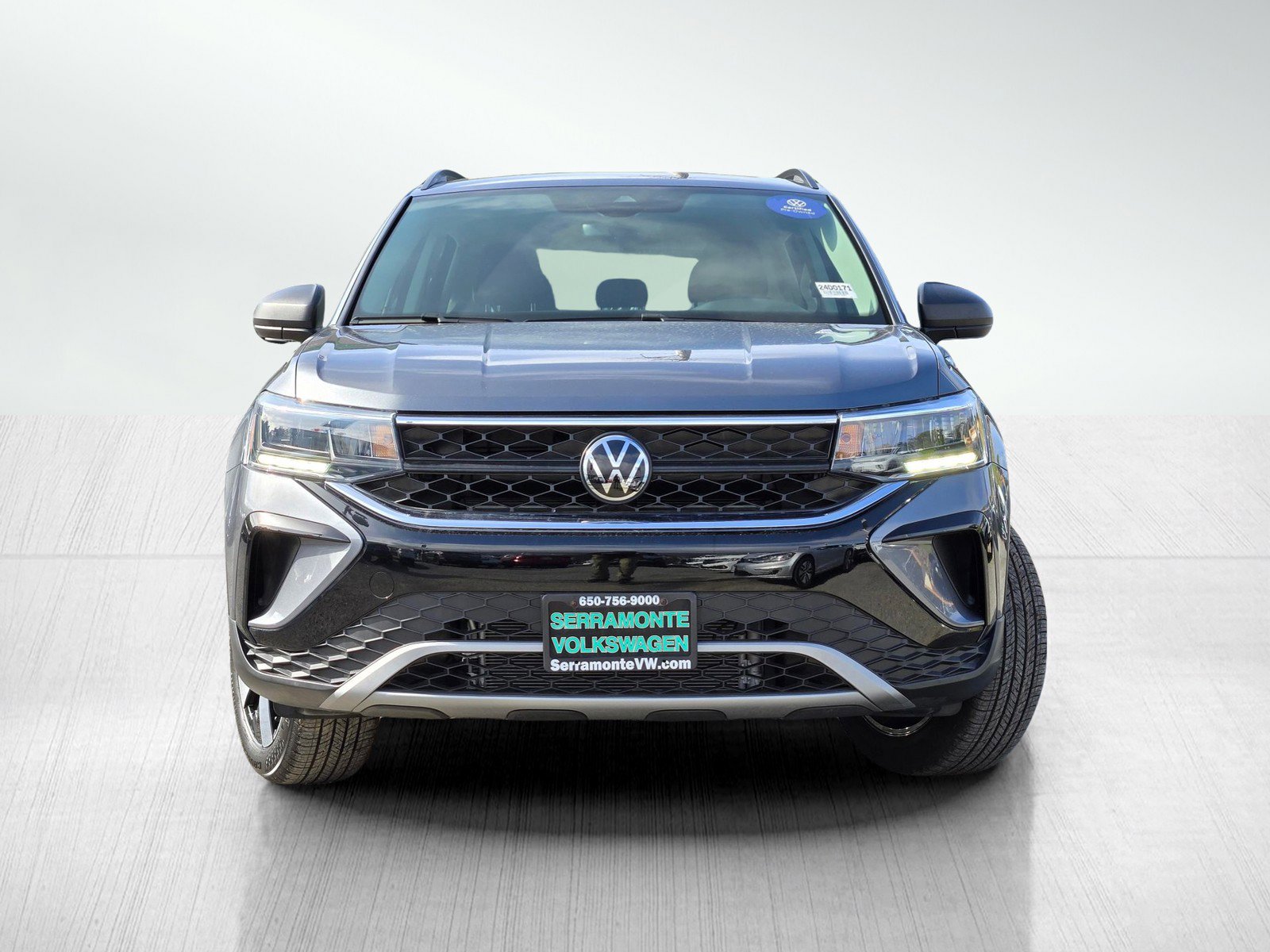 Used 2024 Volkswagen Taos S image 2