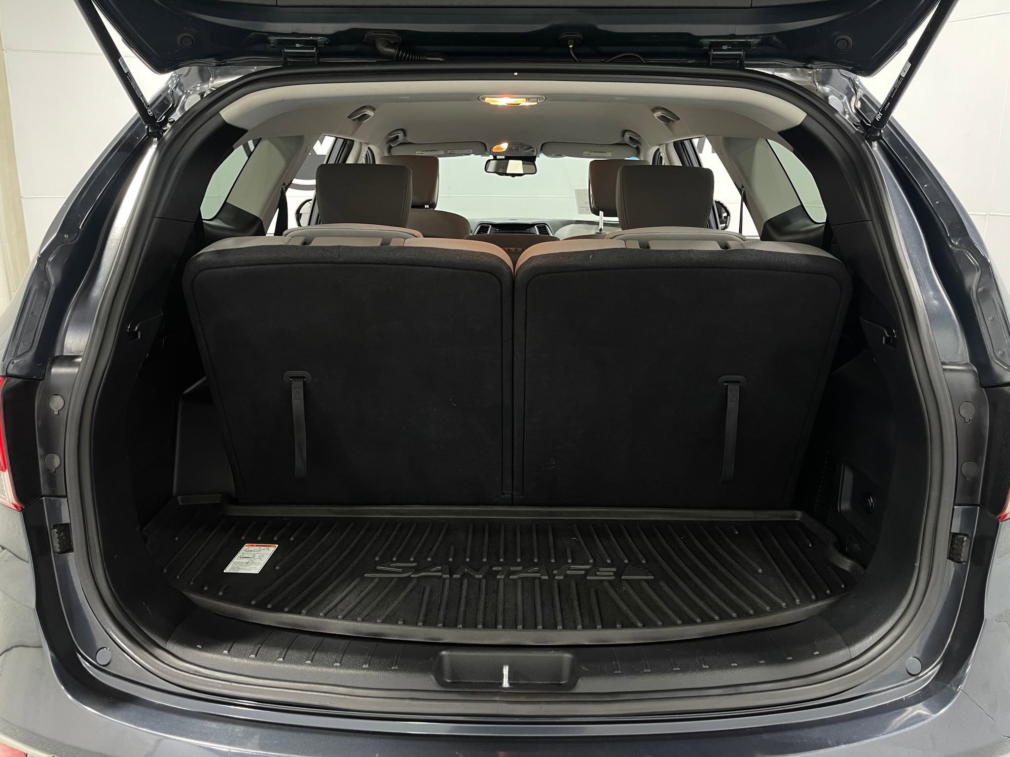 Used 2017 Hyundai Santa Fe SE w/ Cargo Package AWD/4WD image 23