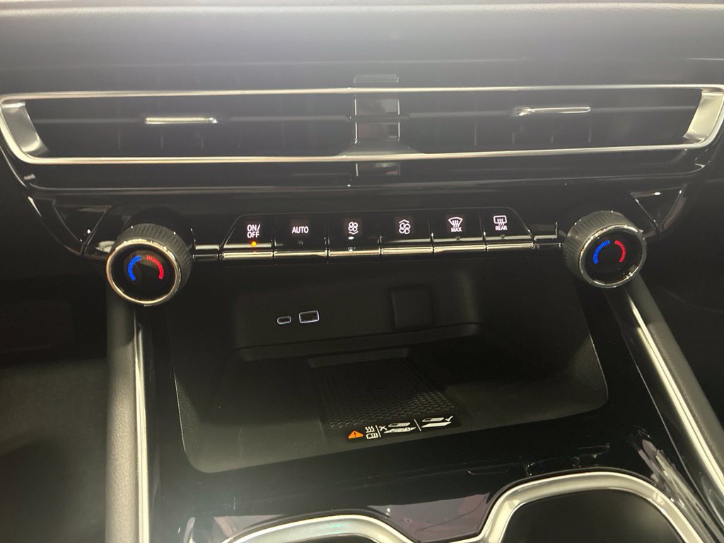New 2027 Chevrolet Traverse LT w/ Enhanced Driving Package FWD image 27