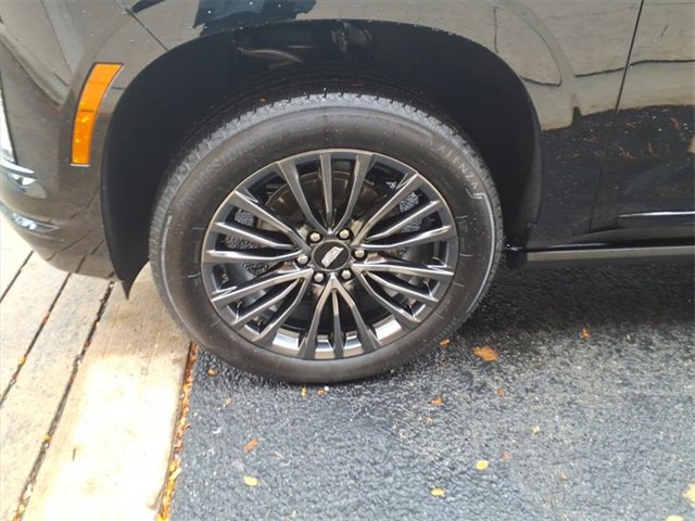 Used 2025 Cadillac Escalade ESV Sport Platinum image 9