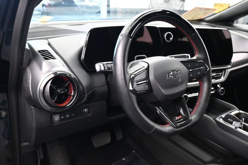 Used 2024 Chevrolet Equinox EV RS FWD image 15
