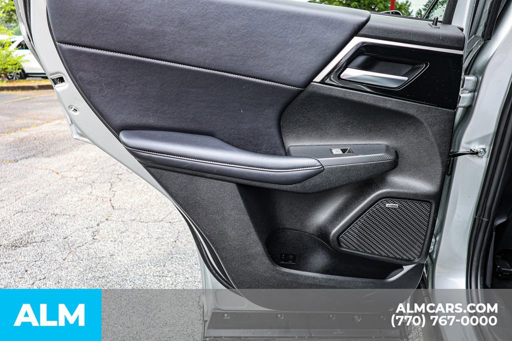 Used 2025 Mitsubishi Outlander SE FWD image 53