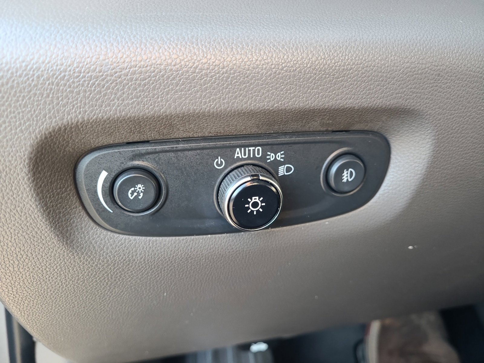 Used 2019 Chevrolet Traverse LT image 22