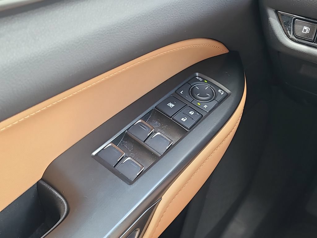Used 2025 Lexus NX 250 FWD w/ Towing Package (2000 Lbs) image 18