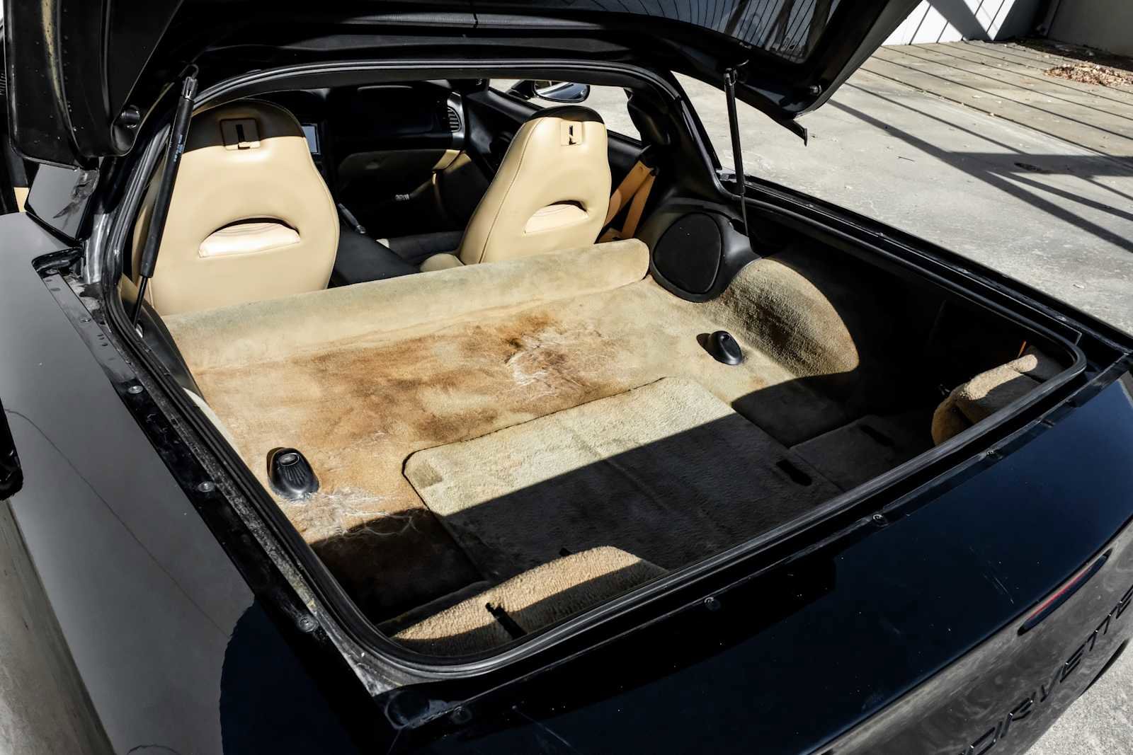 Used 2004 Chevrolet Corvette Coupe w/ Roof Package image 41