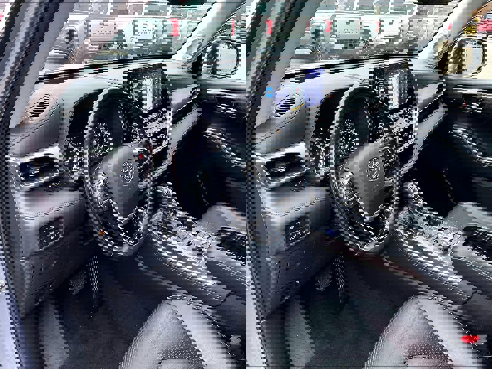 Used 2022 Toyota Highlander Platinum image 8