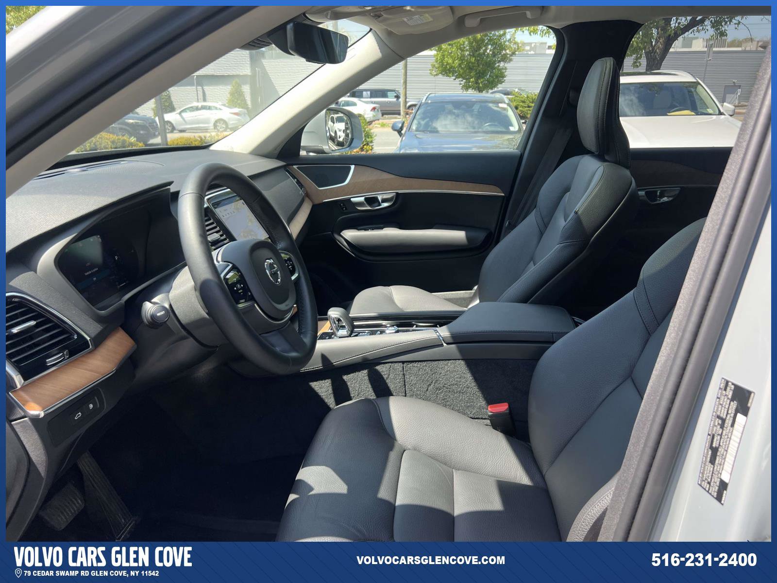 Used 2025 Volvo XC90 T8 Plus w/ Protection Package Premier AWD/4WD image 14