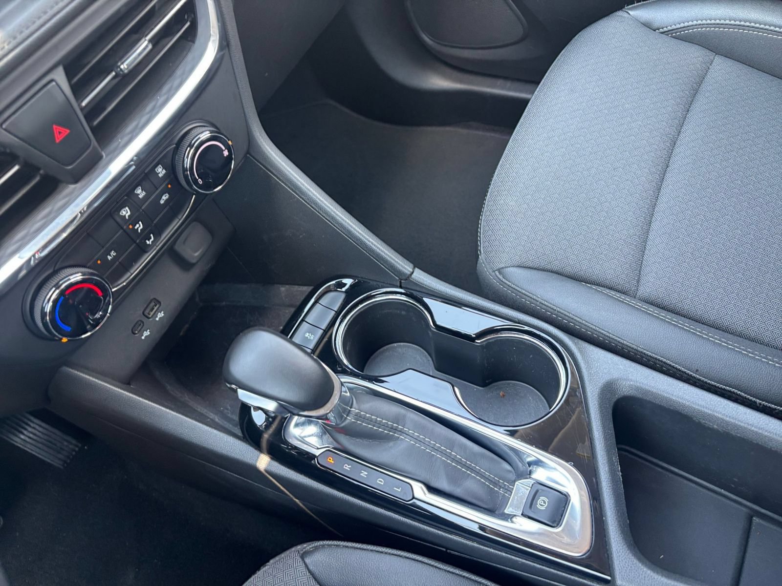 Used 2025 Buick Encore GX Preferred FWD image 39