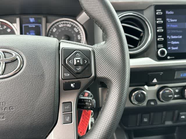 Used 2022 Toyota Tacoma SR5 AWD/4WD image 9