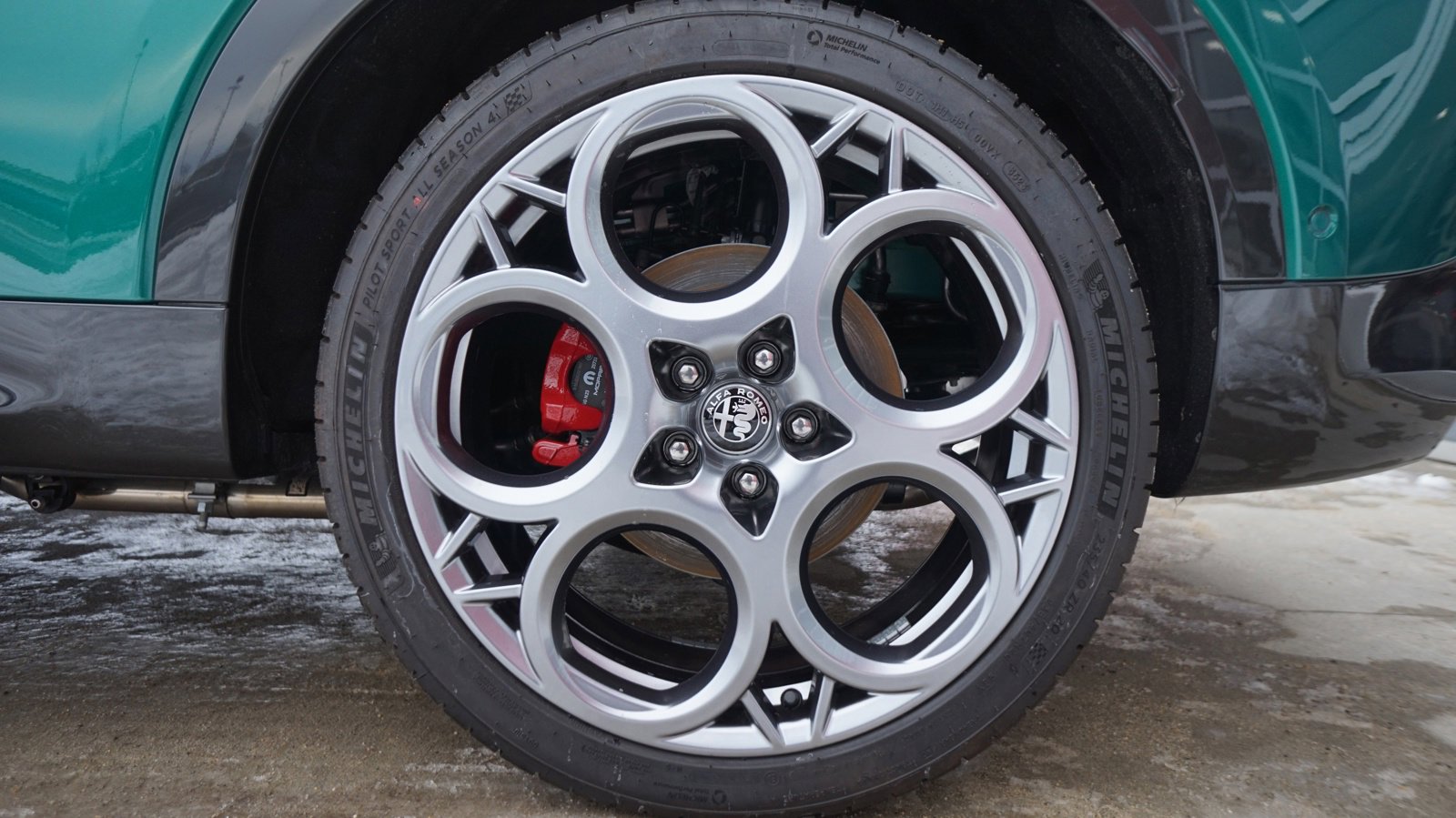 New 2024 Alfa Romeo Tonale Veloce image 8