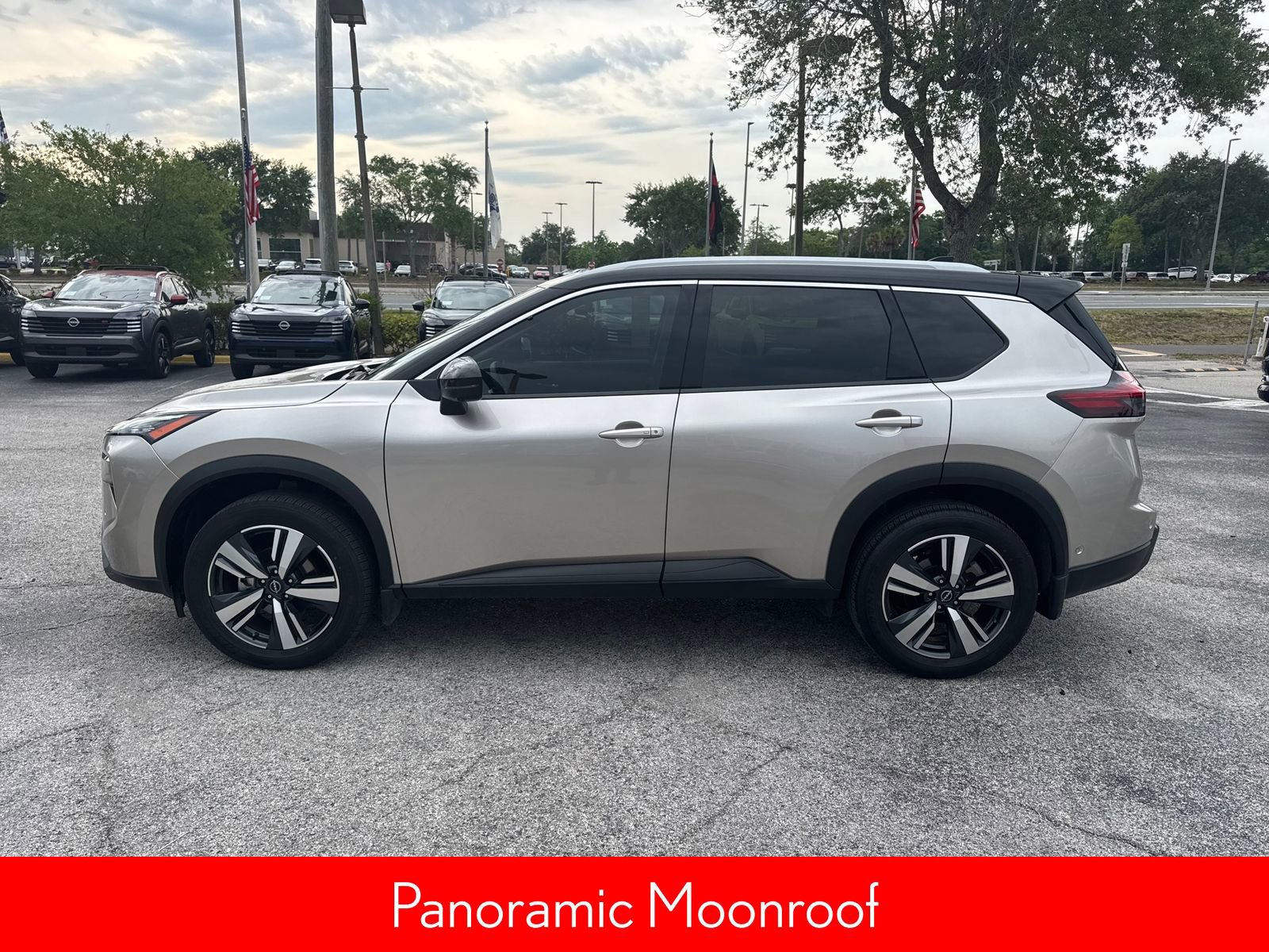Certified 2025 Nissan Rogue SL w/ SL Premium Package FWD image 8
