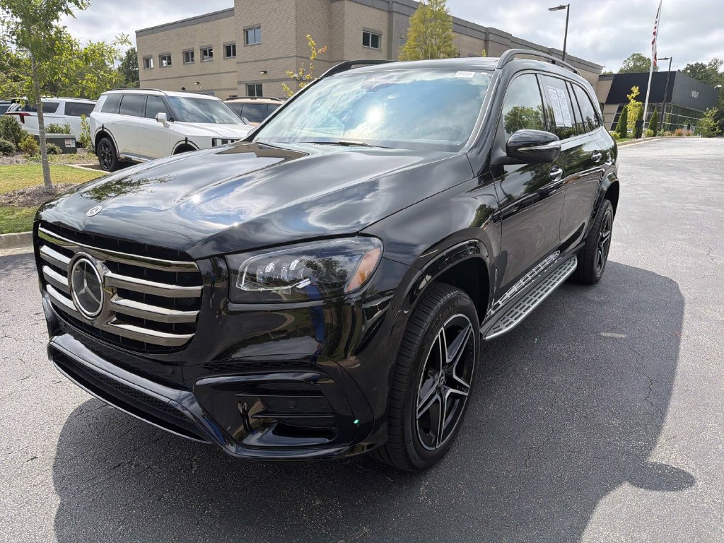 Used 2025 Mercedes-Benz GLS 450 4MATIC w/ AMG Line Exterior image 7