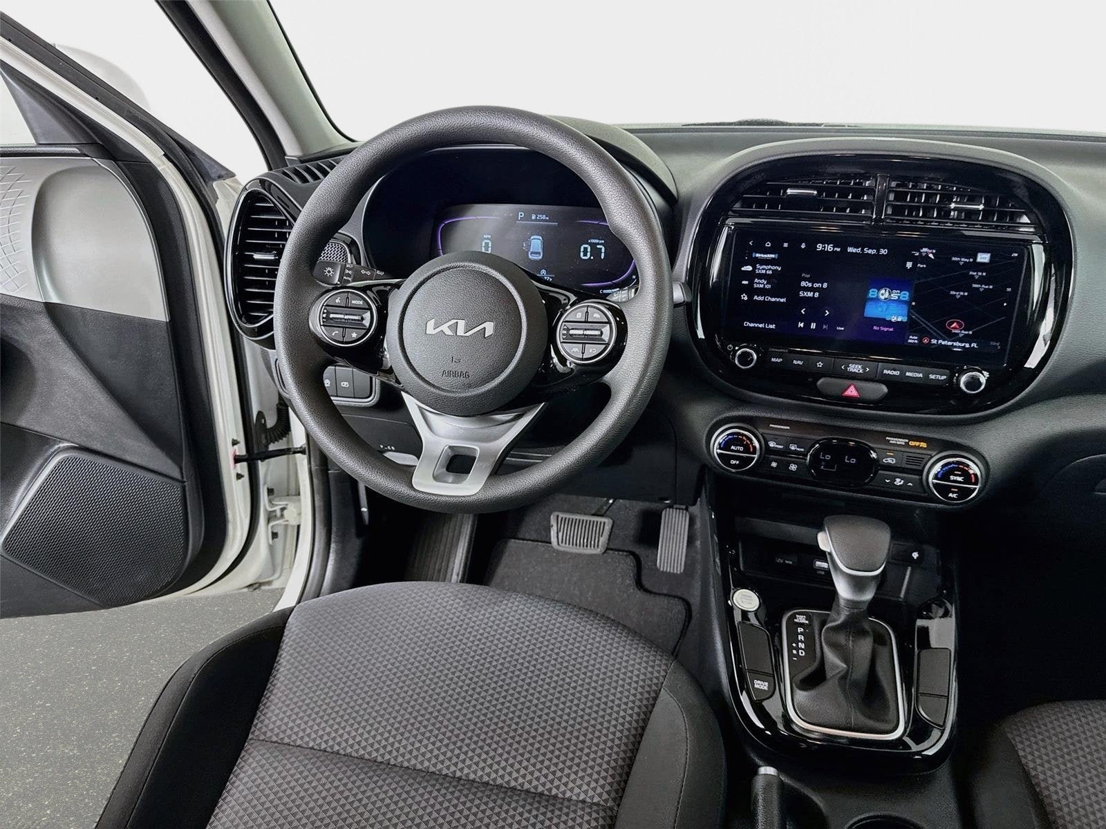 Used 2024 Kia Soul S FWD image 22