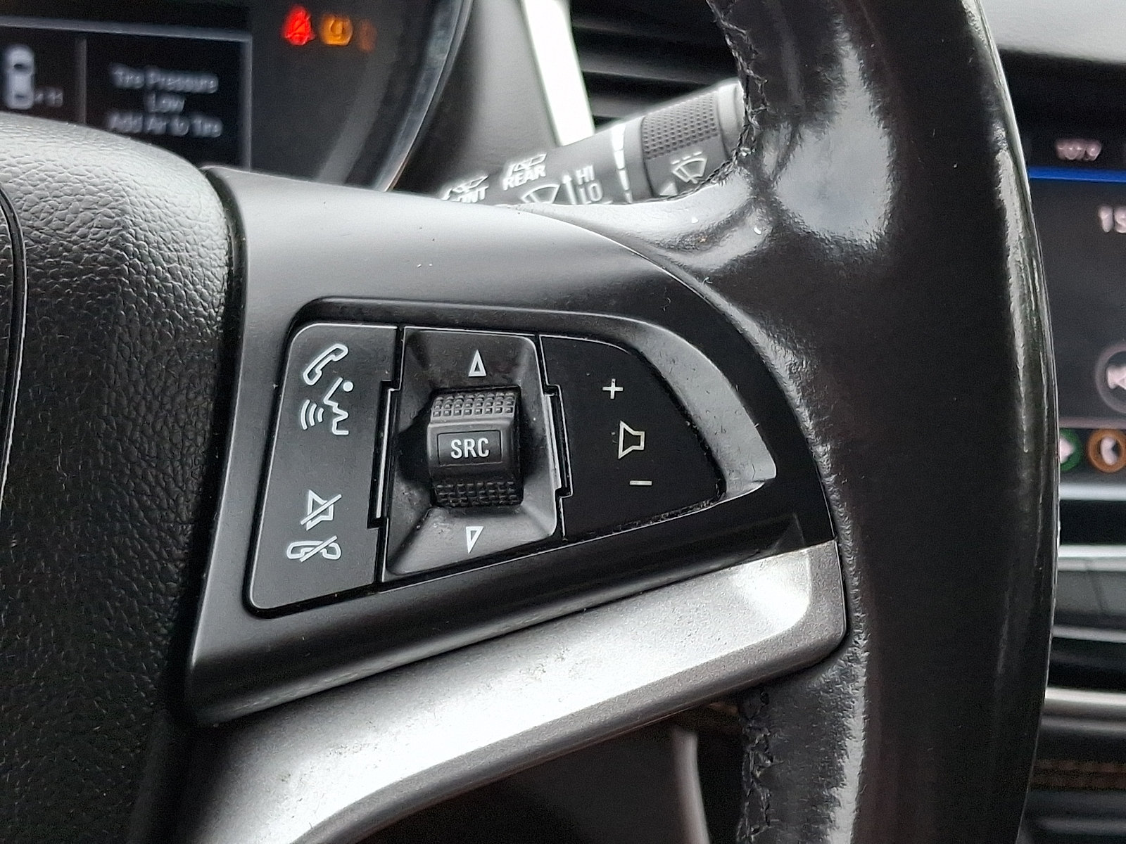 Used 2021 Chevrolet Trax LT w/ LT Convenience Package AWD/4WD image 20