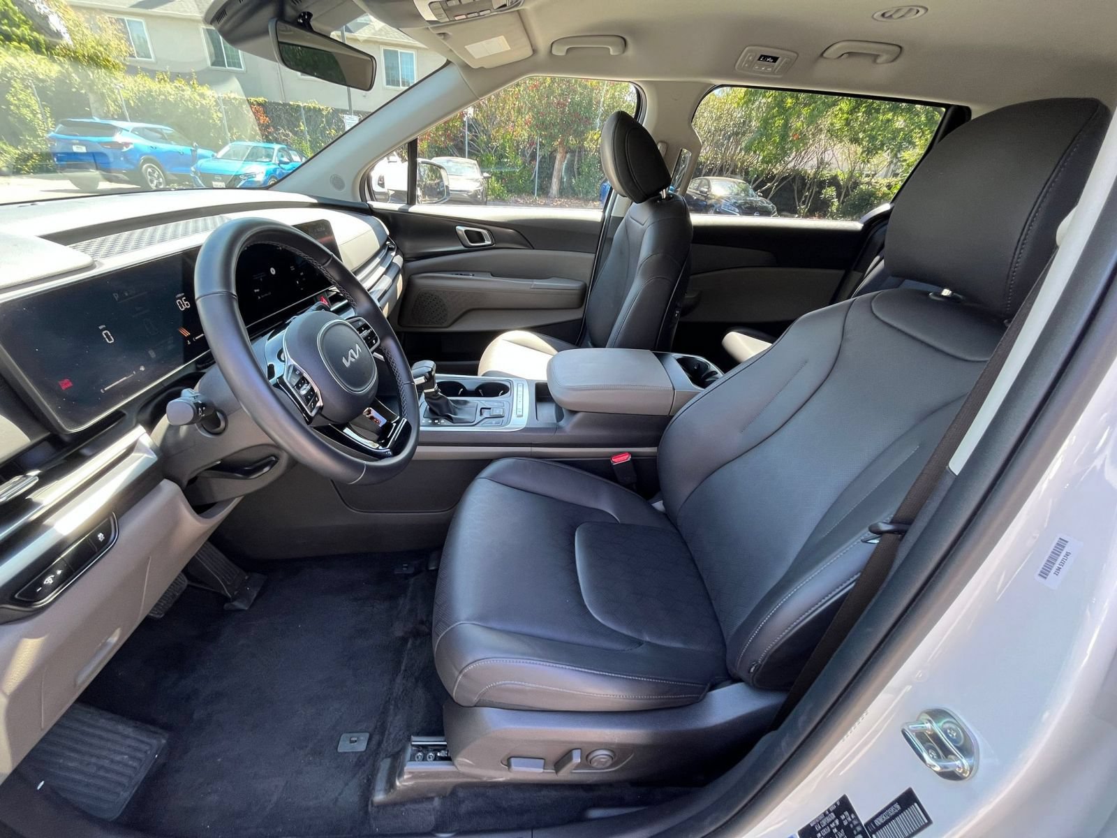 Used 2026 Kia Carnival FWD image 29