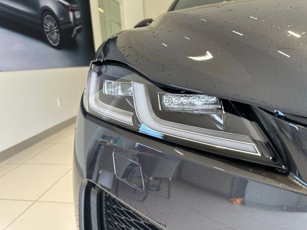 New 2025 Jaguar F-PACE R-Dynamic S image 9