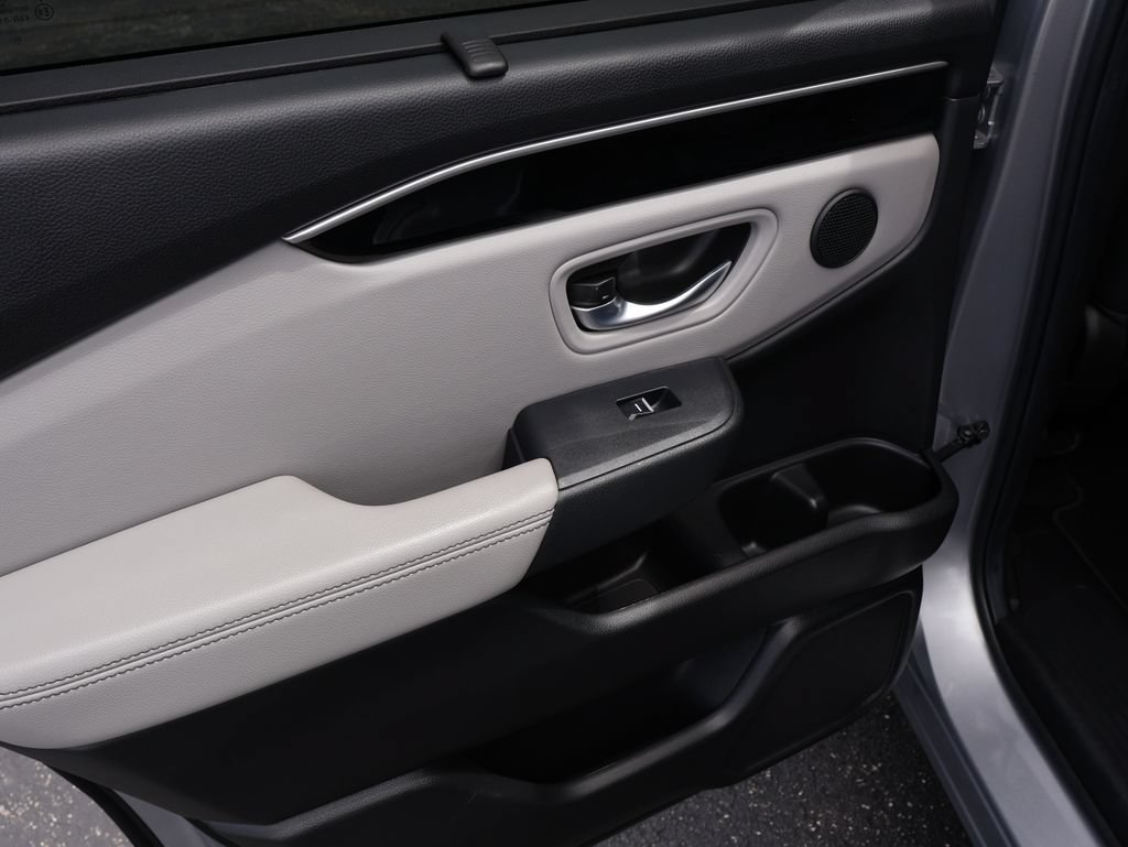 Used 2025 Honda Pilot Touring image 11