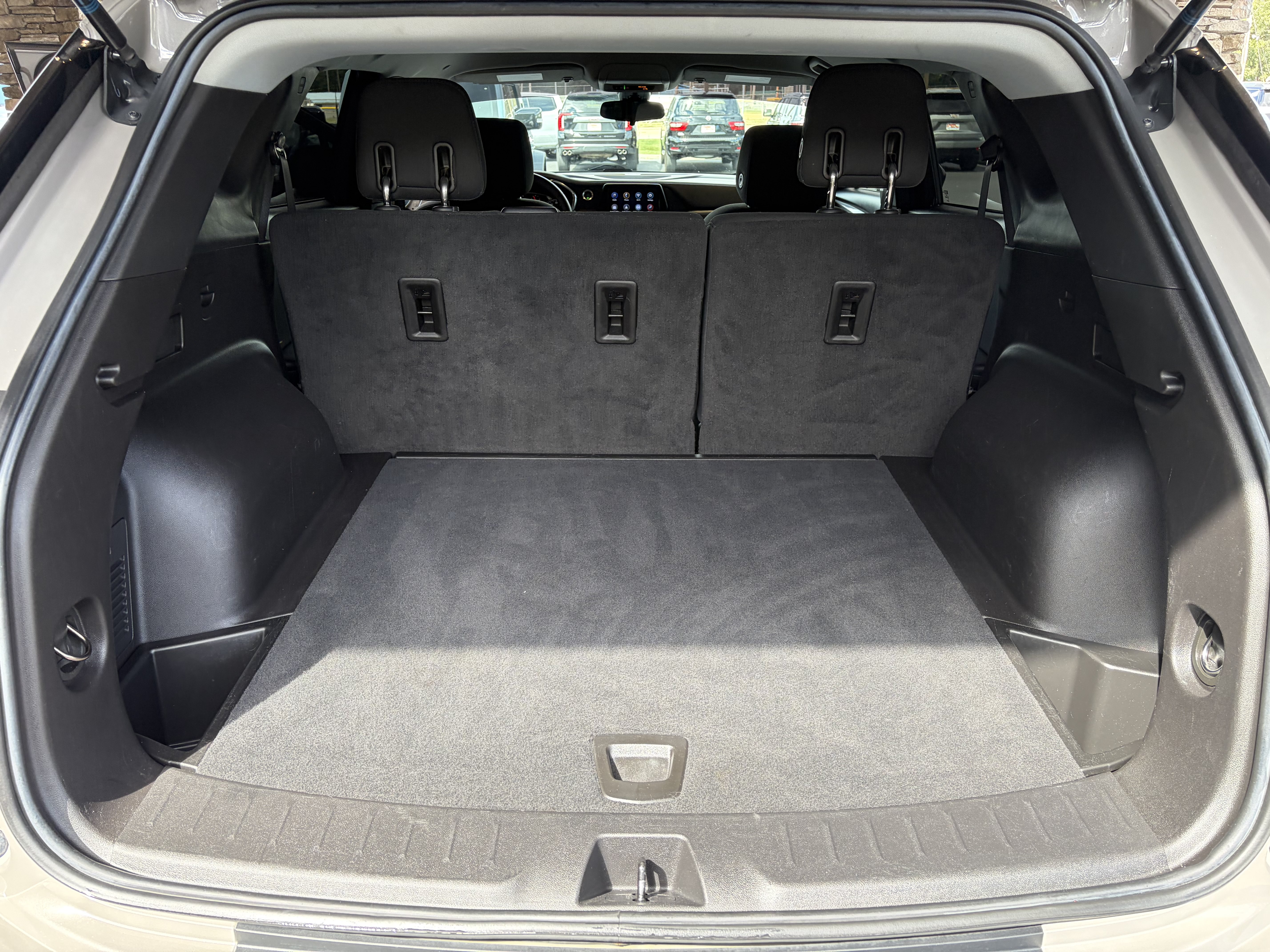 Used 2021 Chevrolet Blazer LT FWD image 25