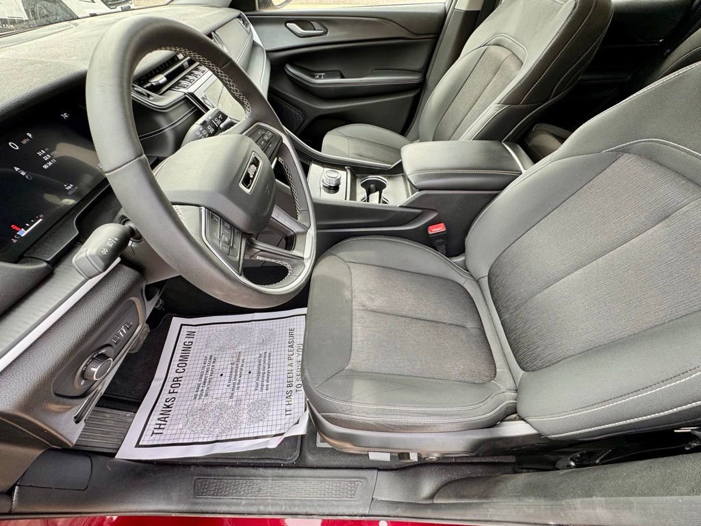 Used 2024 Jeep Grand Cherokee Laredo w/ Luxury Tech Group I image 8