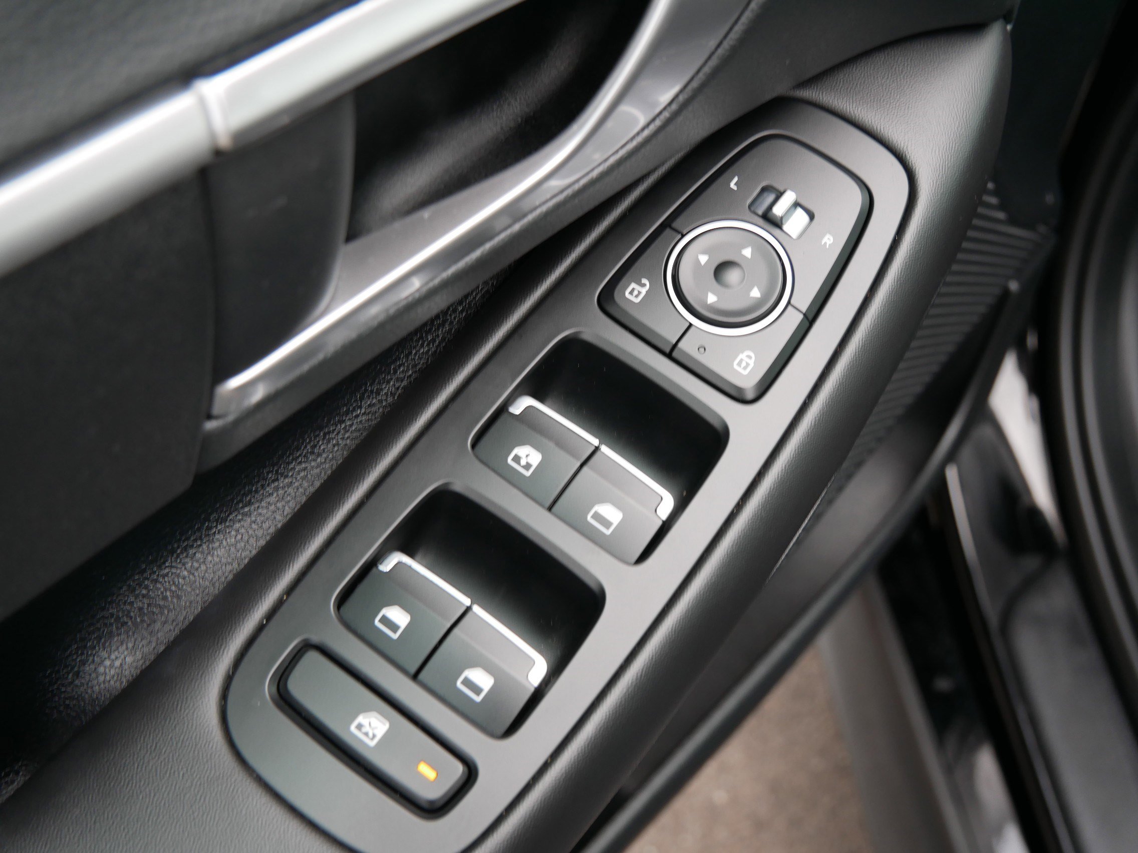 Certified 2023 Hyundai Sonata SE w/ Cargo Package image 19