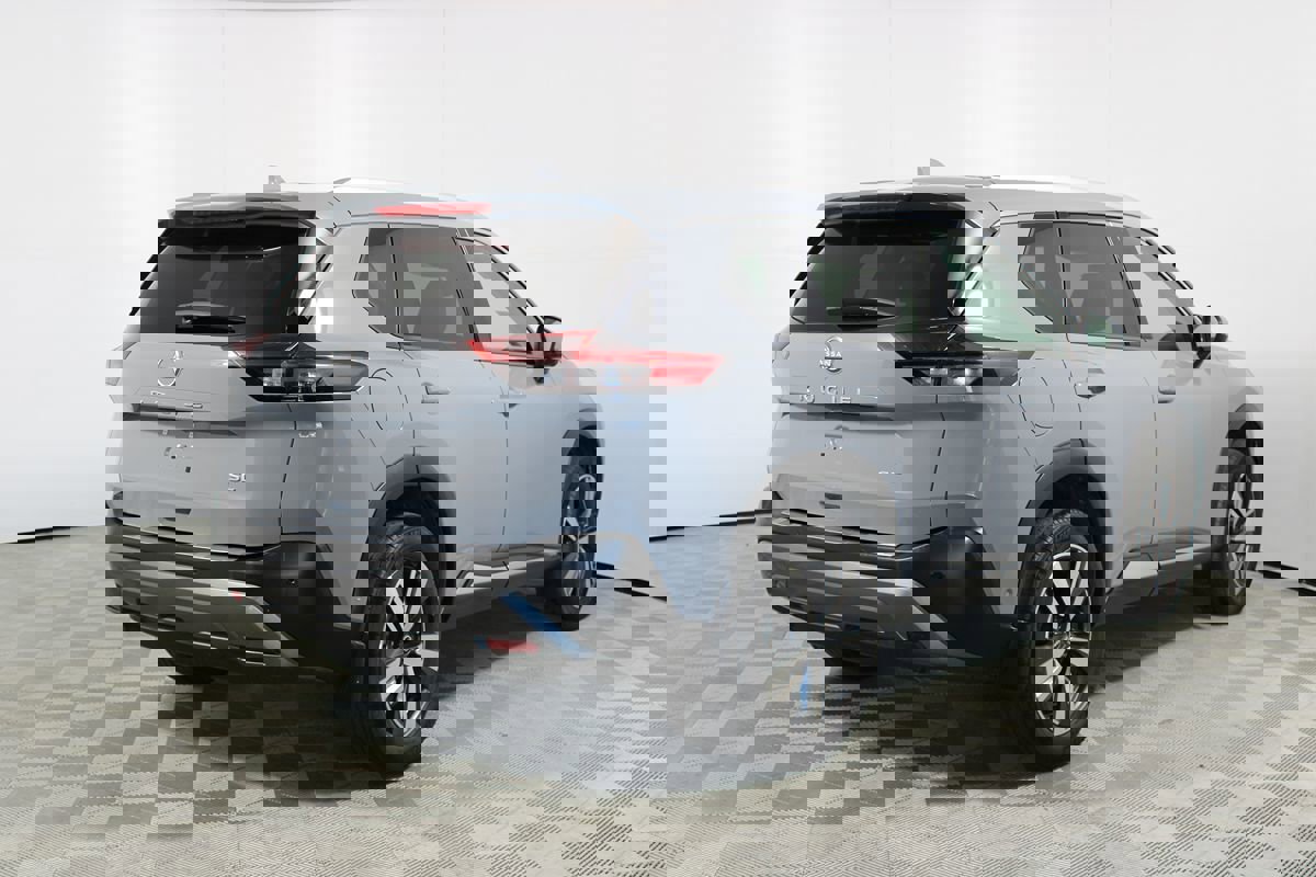 Used 2023 Nissan Rogue SL w/ SL Premium Package image 38