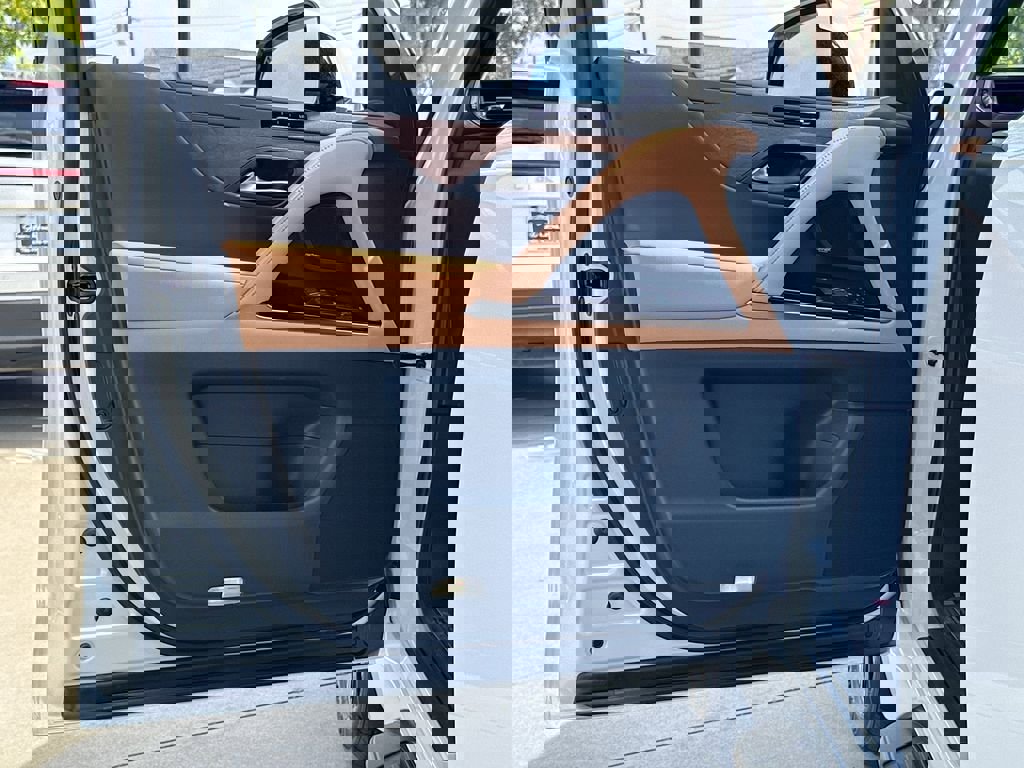 New 2026 Lexus LX 600 4WD w/ Luxury Package image 12