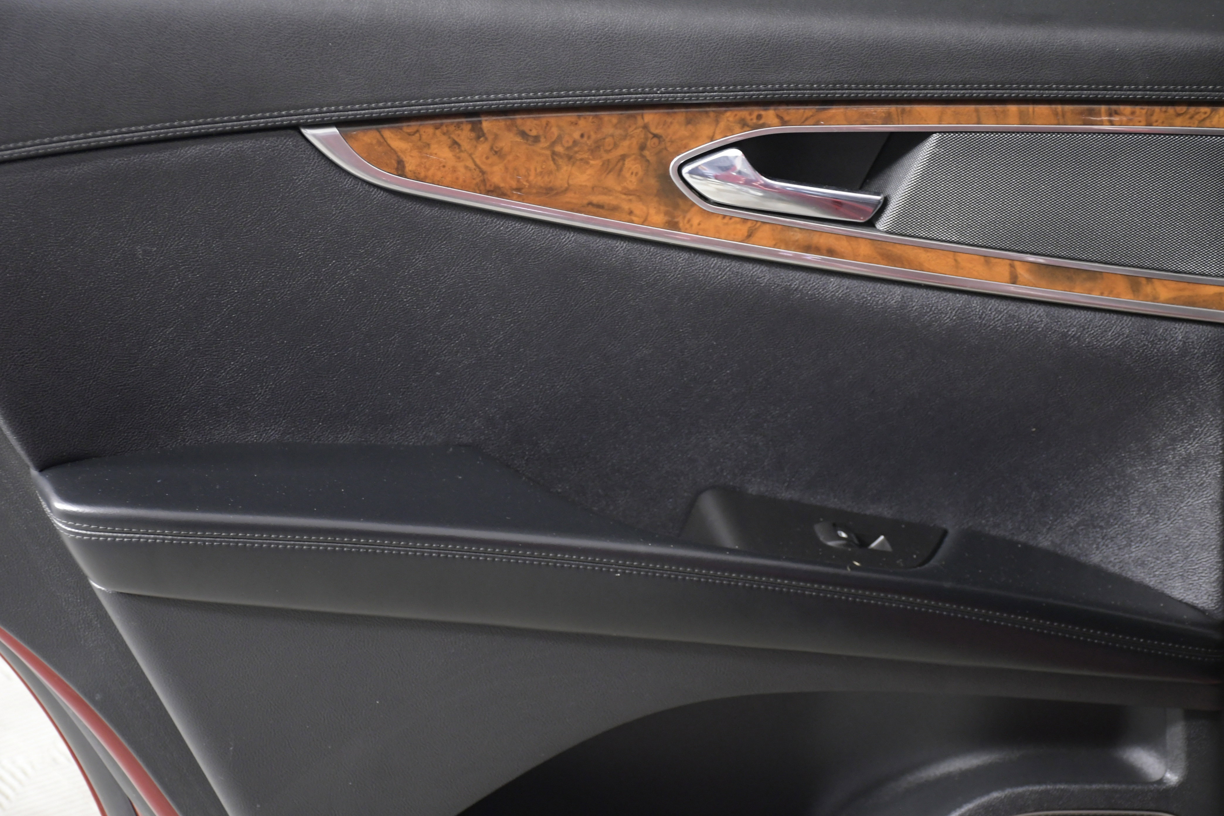 Used 2016 Lincoln MKX Reserve image 23