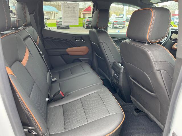 Used 2023 GMC Canyon AT4 w/ AT4 Premium Package image 9