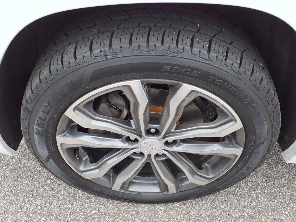 Used 2018 GMC Terrain Denali w/ LPO, 'HIT The Road' Package AWD/4WD image 9