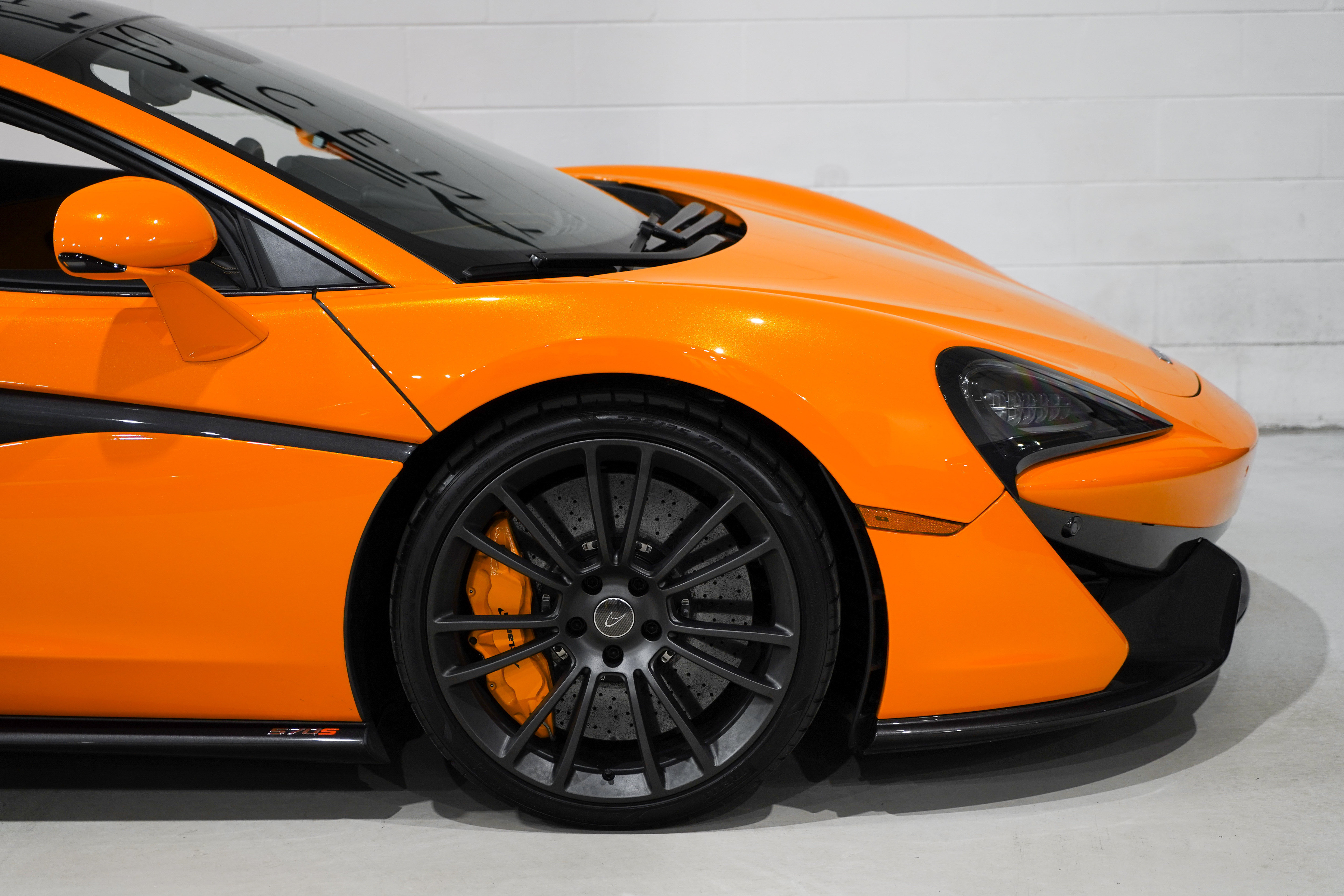 Used 2017 McLaren 570S Coupe RWD image 22
