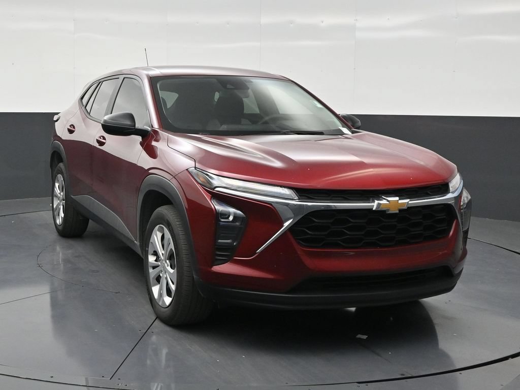 Used 2025 Chevrolet Trax LS FWD image 7