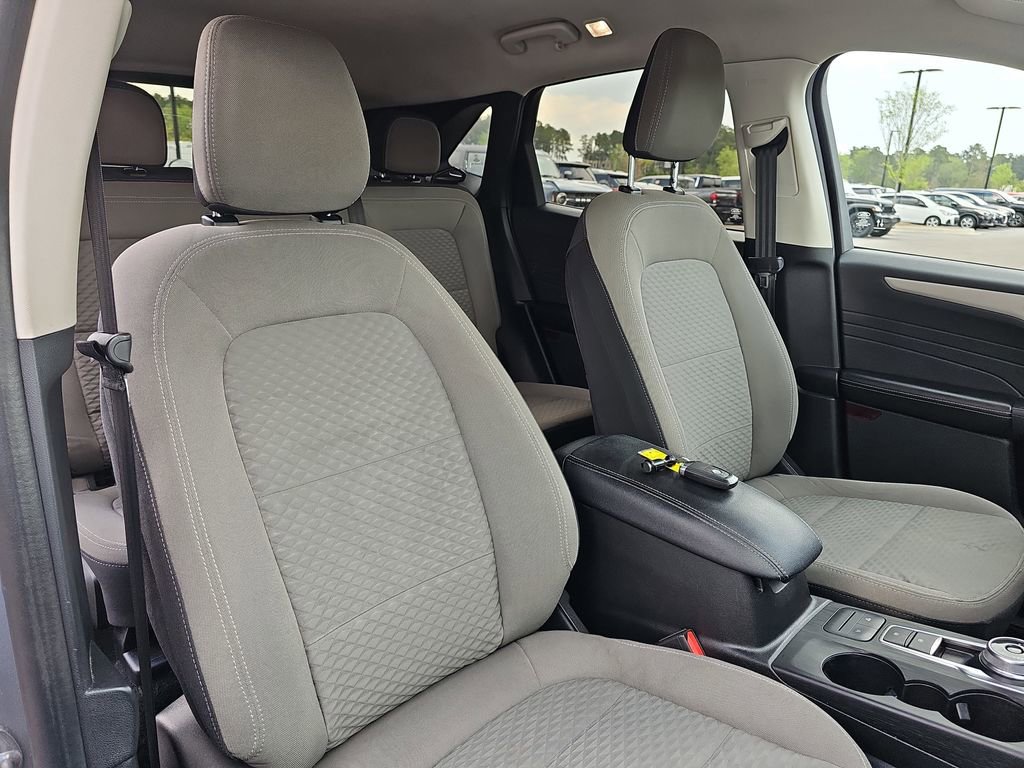 Used 2022 Ford Escape SE image 13