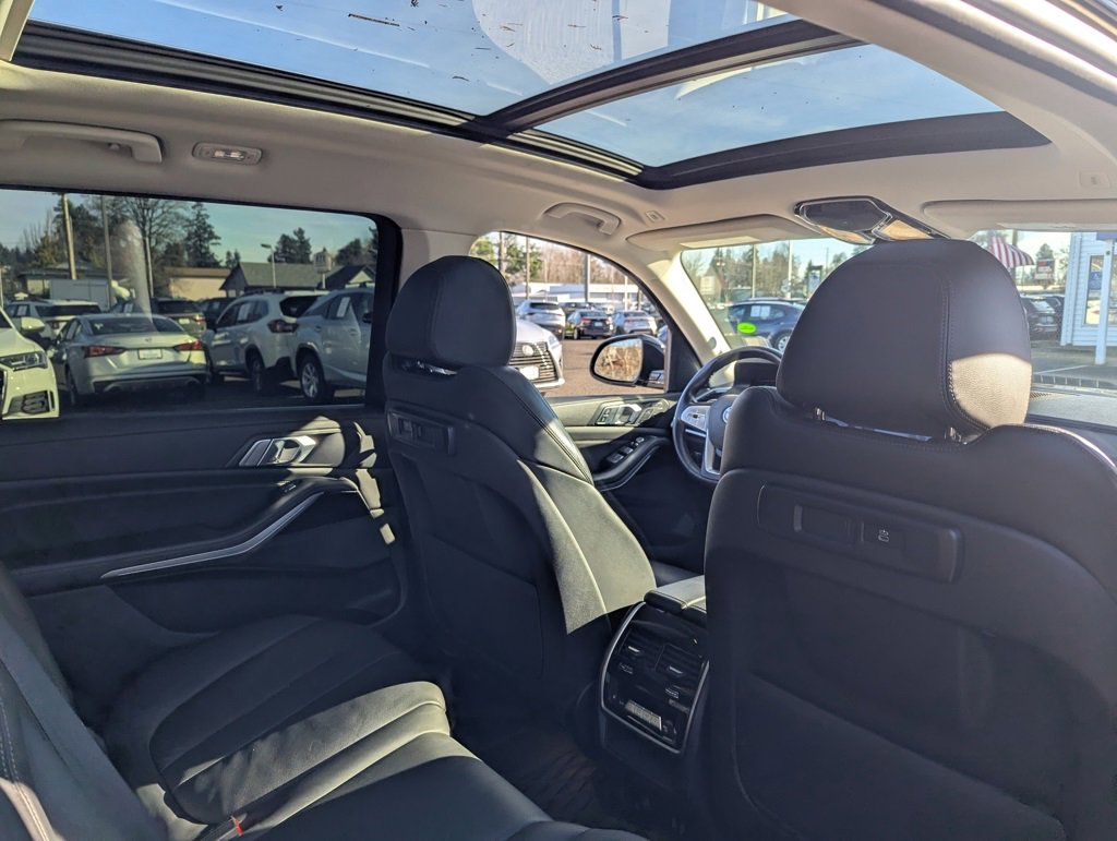 Used 2020 BMW X7 xDrive40i w/ Cold Weather Package image 38