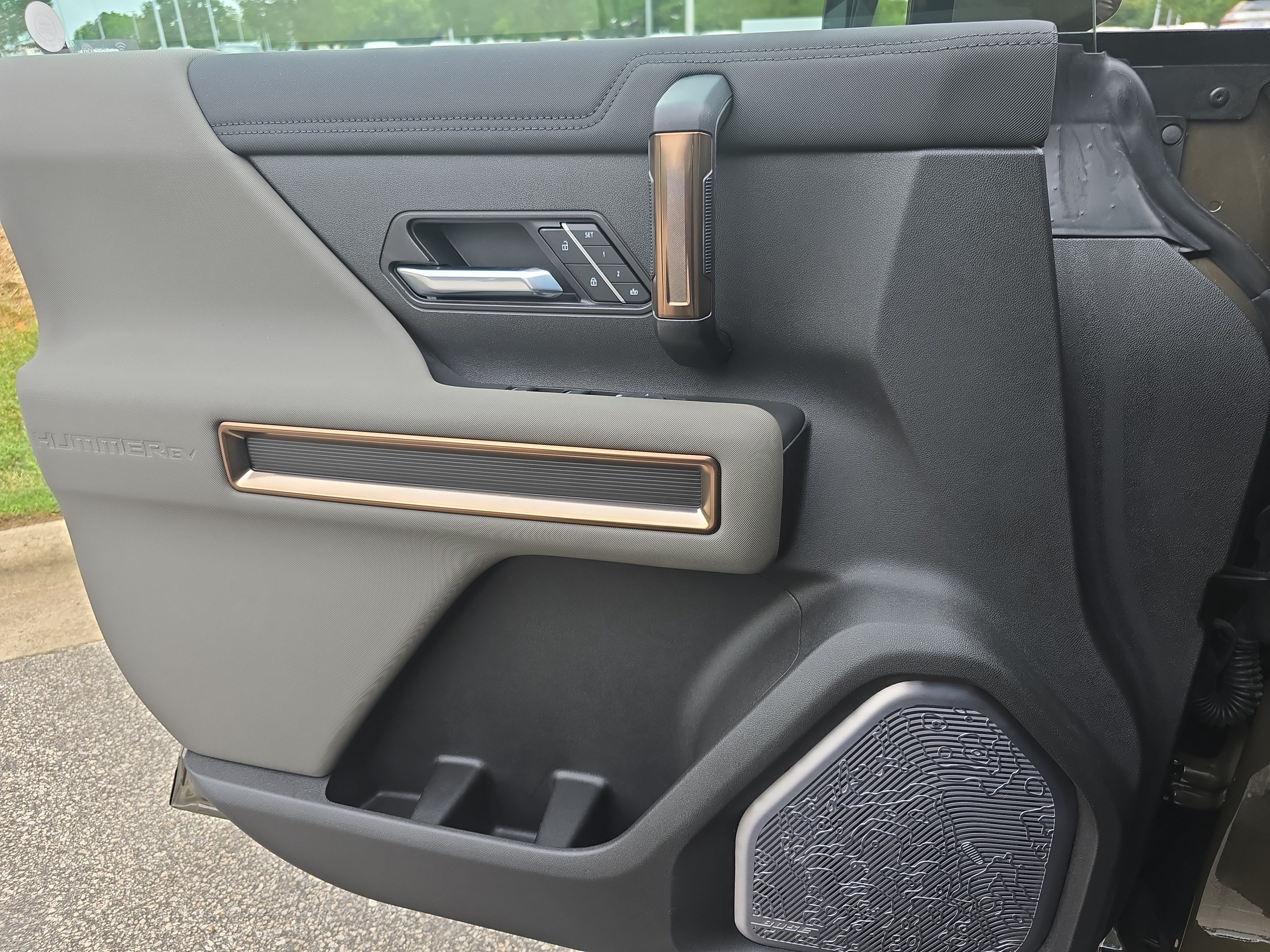 Used 2025 GMC Hummer EV 2X AWD/4WD image 23