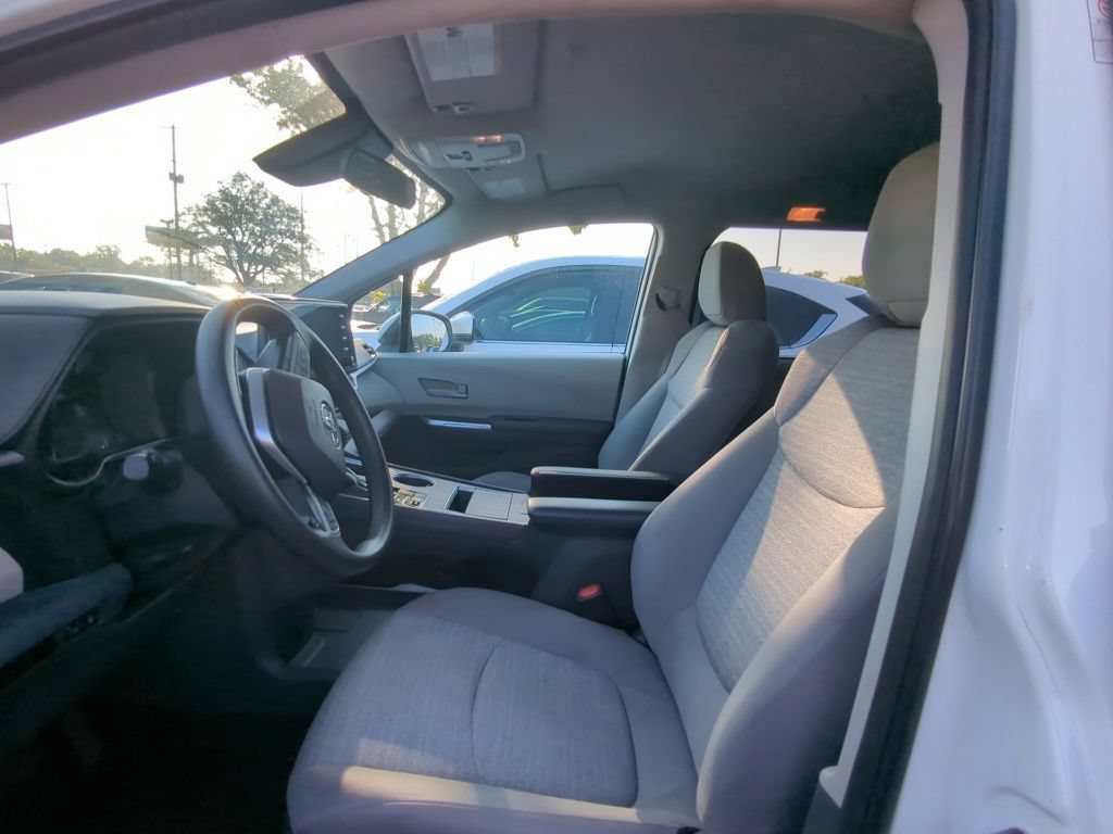 Used 2021 Toyota Sienna LE FWD image 6