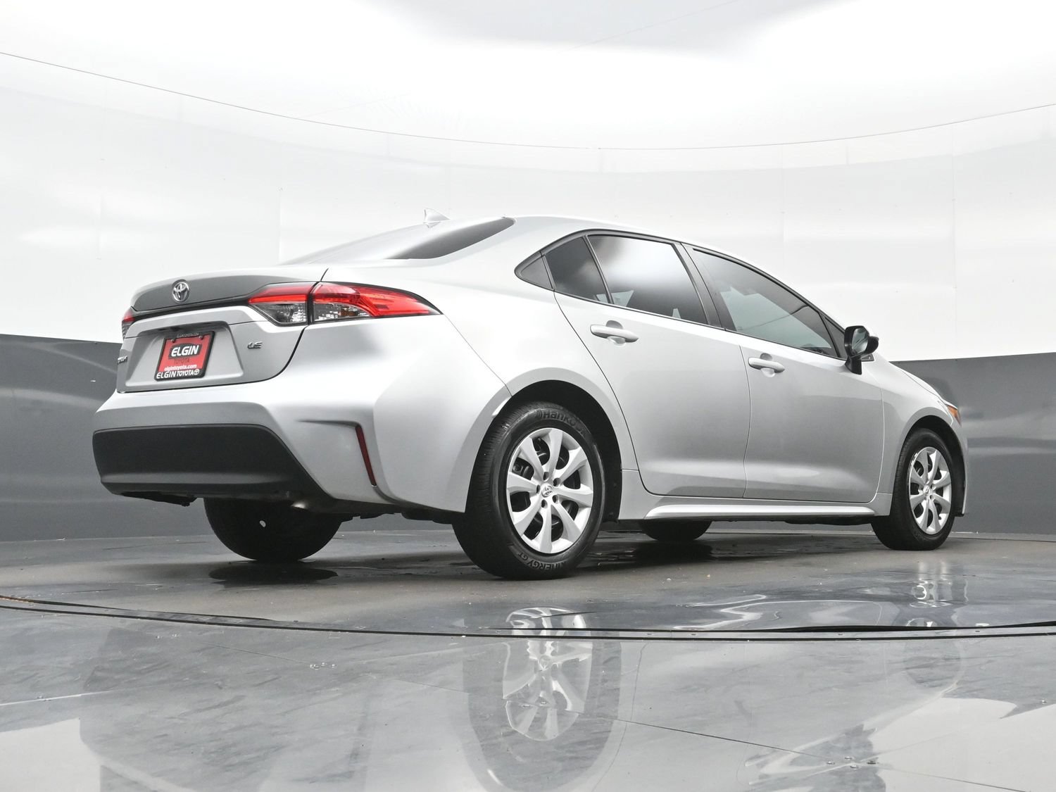 Used 2024 Toyota Corolla LE FWD image 29