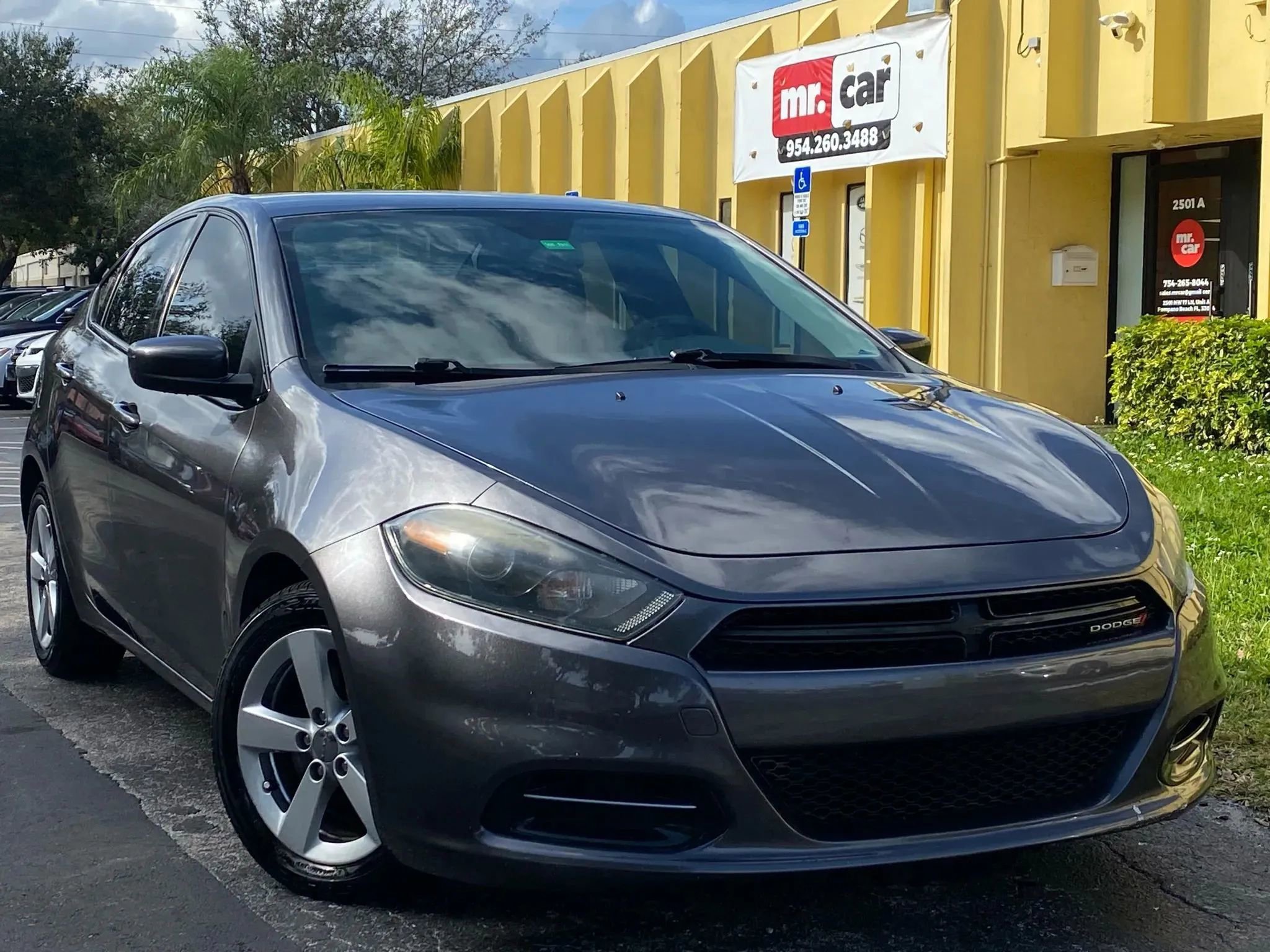 Used 2015 Dodge Dart SXT image 2