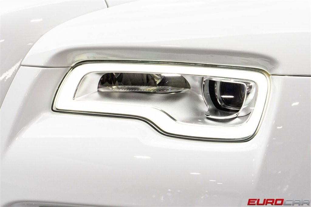 Used 2018 Rolls-Royce Dawn image 14