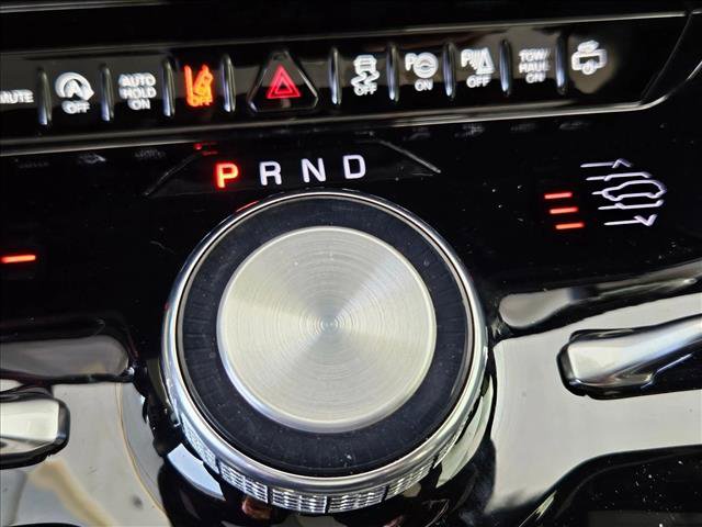 Used 2025 Jeep Grand Wagoneer L Series II Obsidian w/ Quick Order Packagew 28T image 14