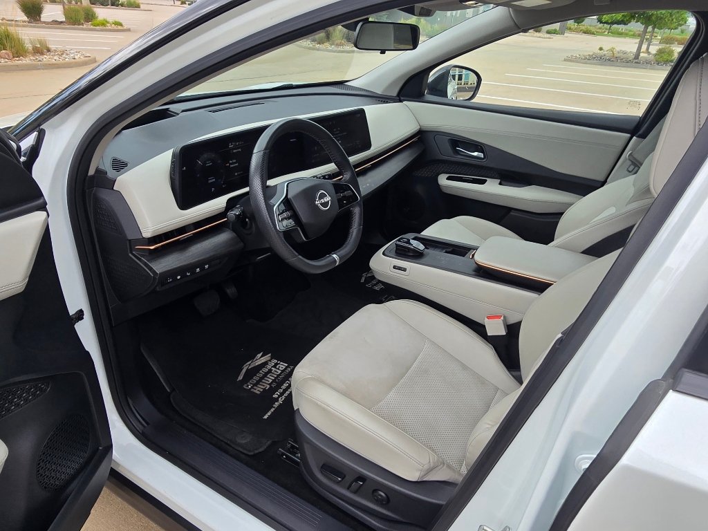 Used 2025 Nissan Ariya FWD image 25