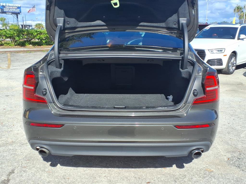 Used 2019 Volvo S60 T6 Momentum w/ Premium Package image 29