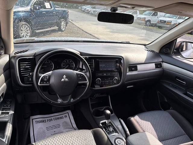 Used 2014 Mitsubishi Outlander SE AWD/4WD image 11