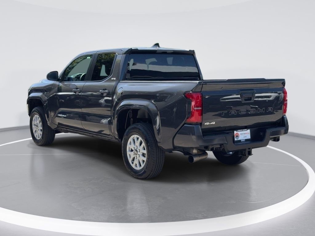Used 2026 Toyota Tacoma SR5 AWD/4WD image 3