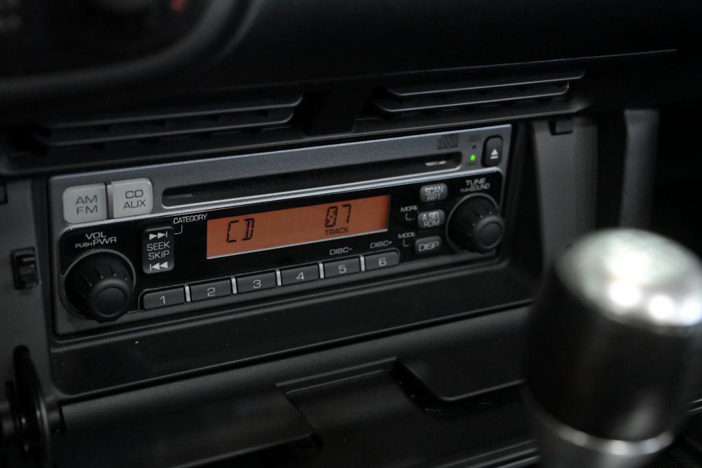 Used 2005 Honda S2000 image 48
