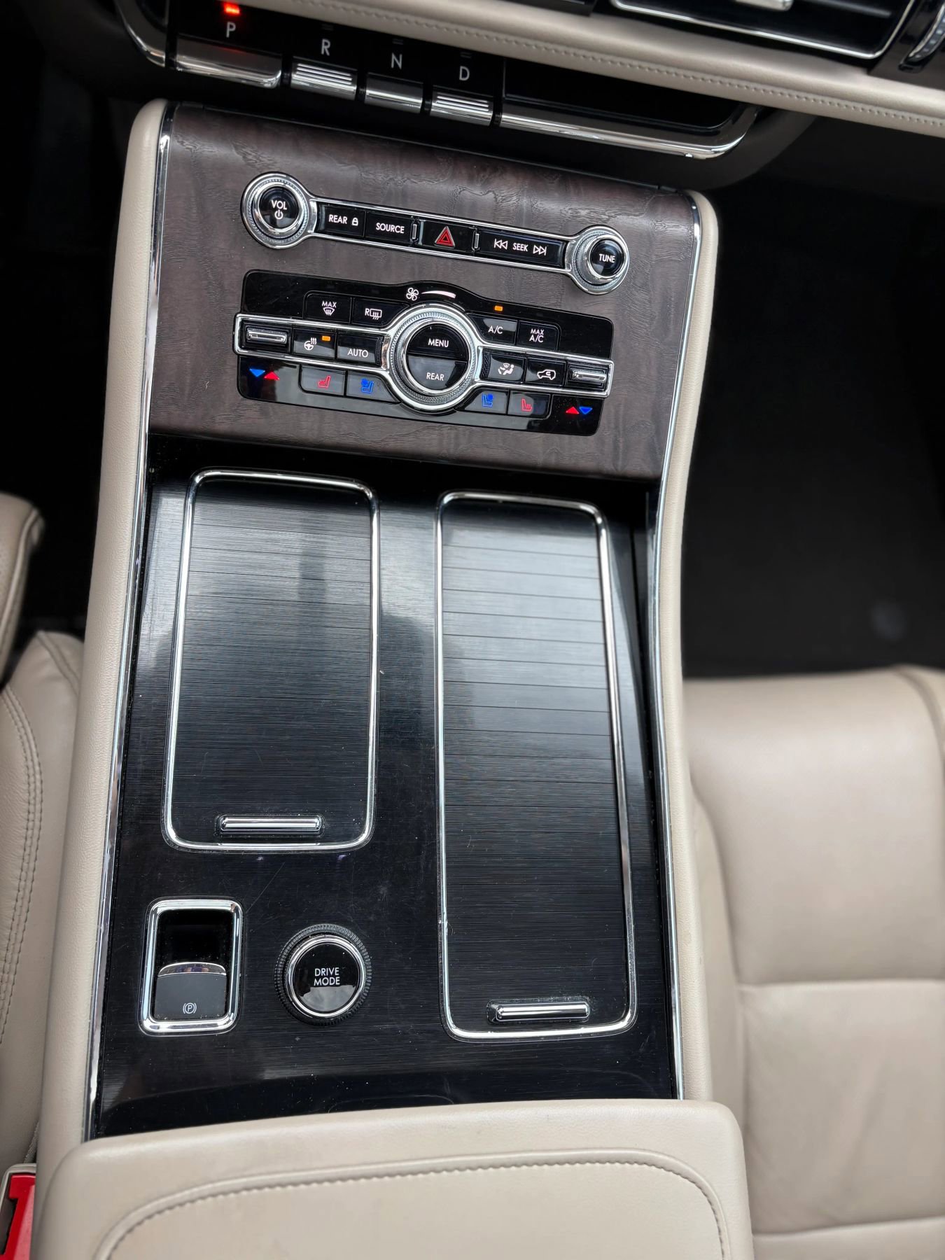 Used 2023 Lincoln Aviator Reserve w/ Equipment Group 201A AWD/4WD image 37