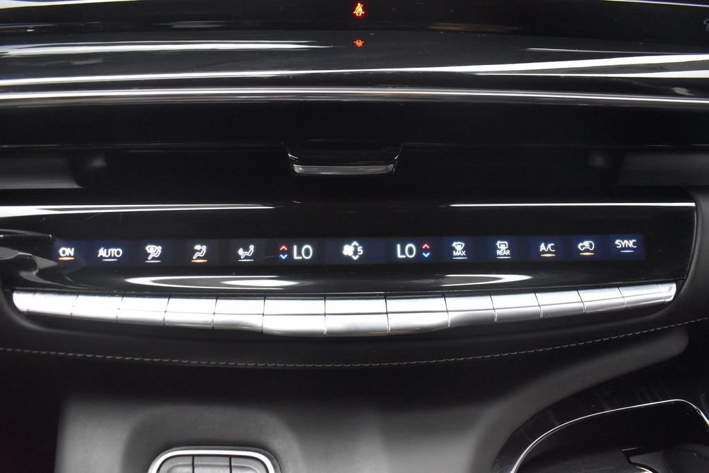 Certified 2024 Cadillac Escalade ESV V w/ LPO, ONYX Package AWD/4WD image 18