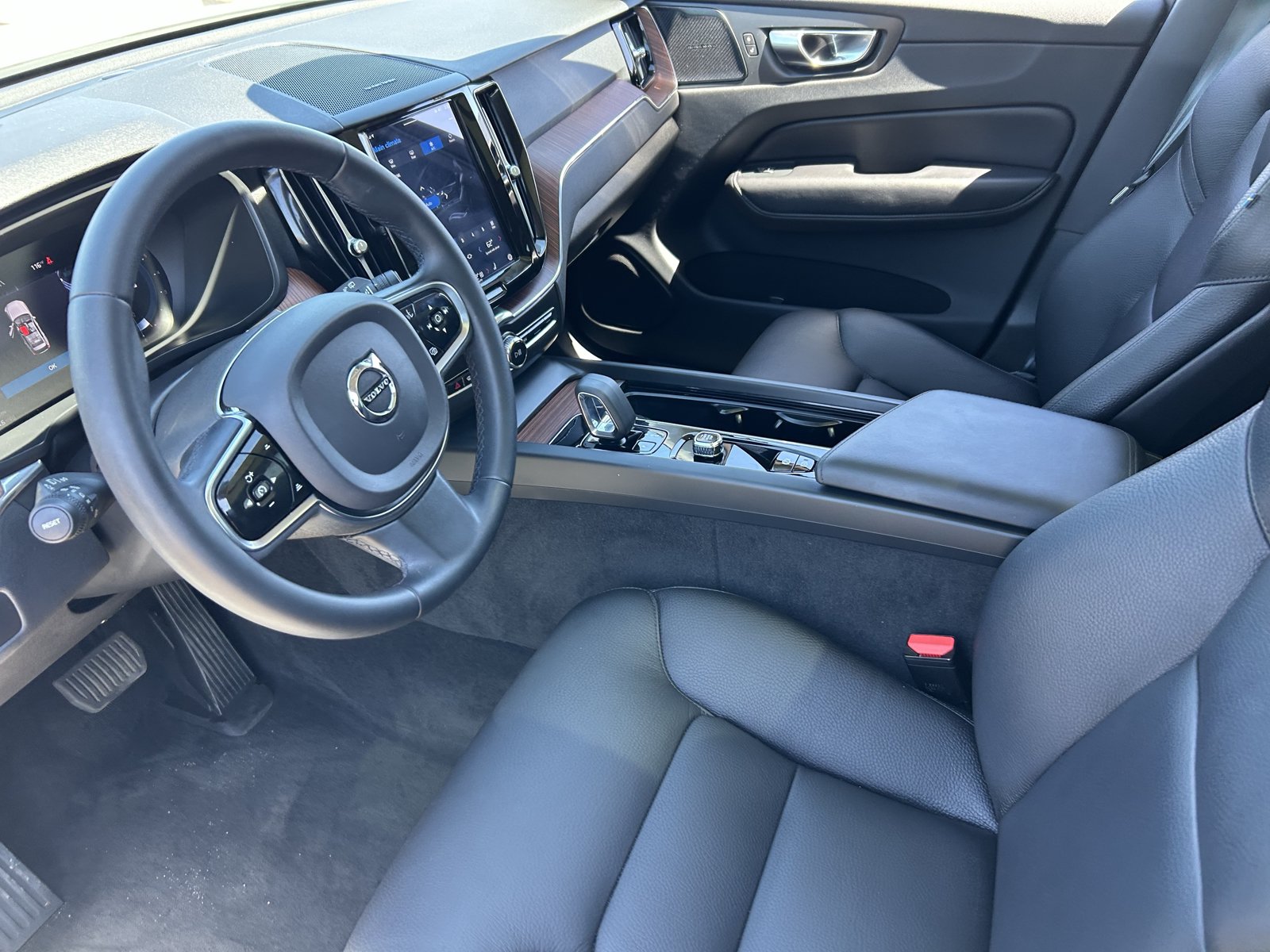 Used 2023 Volvo XC60 B5 Plus w/ Protection Package AWD/4WD image 26