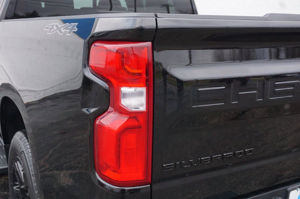 New 2026 Chevrolet Silverado 1500 RST w/ Dark Appearance Package image 33