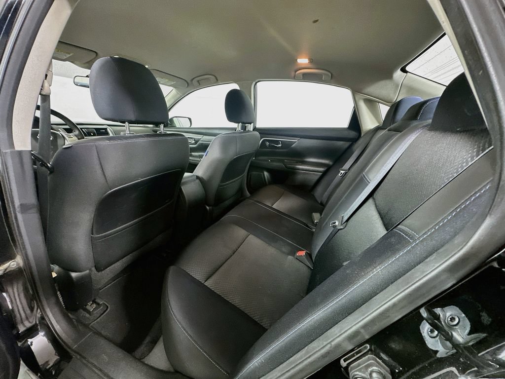 Used 2017 Nissan Altima 2.5 SR w/ Midnight Edition Package FWD image 4