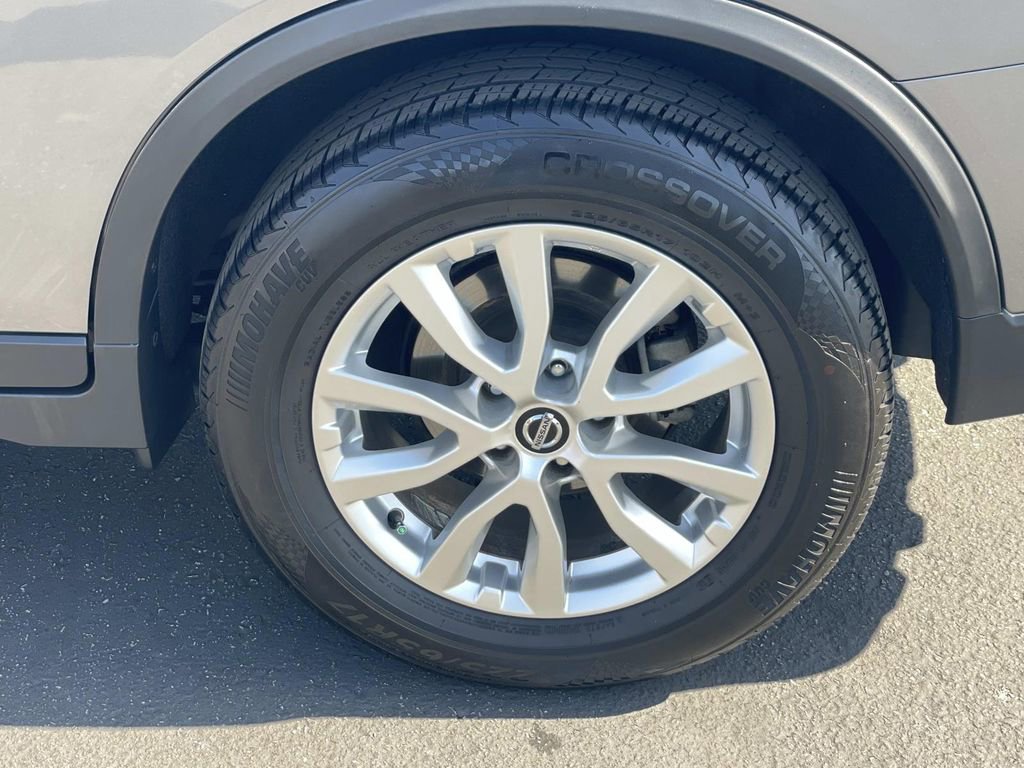 Used 2020 Nissan Rogue SV FWD image 6